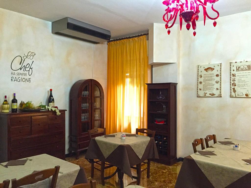 Hotel Villa Serena Castrocaro Terme Kültér fotó